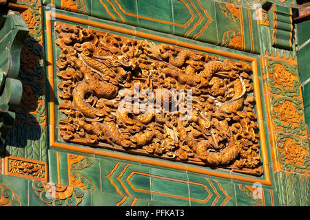 China, Hebei, Chengde, Xumifushou Miao (Temple of Happiness and Longevity), ornate dragon carving, close-up Stock Photo