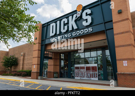 HICKORY, NC, USA-20 AUG 2018: A Dick's Sporting Goods store, one of over 600 in the U.S. Stock Photo