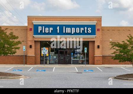 HICKORY, NC, USA-20 AUG 2018: A Pier 1 Imports store, a chain specializing in imported home furnishings and decor. Stock Photo