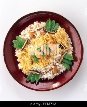 Bara-zushi with sushi rice and julienne of omelette served on plate Stock Photo
