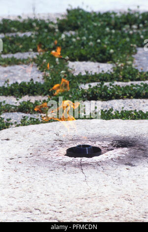 USA, Washington, D.C., Arlington National Cemetery, Eternal flame at Grave of John F. Kennedy Stock Photo