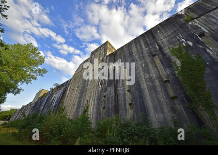 Detail view of the submarine bunker Valentin with its up to six meters thick concrete walls, taken on 11.08.2018. The submarine bunker Valentin in Bremen-Farge was built on a surface of more than 3.5 hectares in the years 1943 to 1945 by forced laborers, making it the largest freestanding bunker in Germany. In this important armament project of the German Navy naval submarines of type XXI were to be manufactured in section construction. After the World War, the Federal Navy used parts of the site until 2010 as a material store. In the years 2011 to 2015, a visitor center with the memorial site Stock Photo