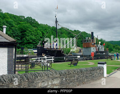 VIC 96 steamboat on Crinan Canal Stock Photo