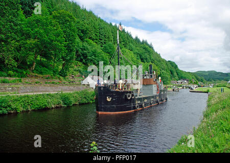 VIC 96 steamboat on Crinan Canal Stock Photo