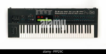 Yamaha dx7 hi-res stock photography and images - Alamy