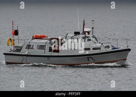 Grey Swan, believed to be a Ministry of Defence launch based at Faslane, passing Greenock during Exercise Joint Warrior 18-1. Stock Photo