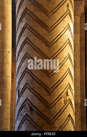 England, Country Durham, Durham Cathedral, chevron patterns on column, close-up Stock Photo