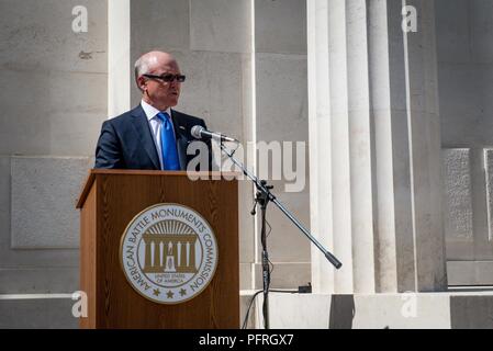 BROOKWOOD, England (May 27, 2018) Robert Johnson, U.S. ambassador to the United Kingdom, delivers remarks during a Memorial Day and World War I centennial commemoration ceremony at Brookwood American Military Cemetery in Brookwood, England, May 27, 2018. Stock Photo