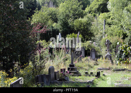 Graves and headstones in Arnos Vale Cemetery, Brislington Bristol England UK Stock Photo