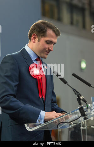 Labour Candidate Paul Sweeney wins the Glasgow North East seat, UK Parliamentary Elections, Emirates Arena, Glasgow, 9th June 2017 Stock Photo