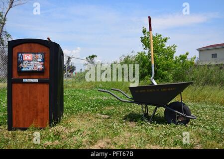 https://l450v.alamy.com/450v/pft67b/the-us-army-corps-of-engineers-buffalo-district-hosts-a-project-celebration-event-for-the-continuing-authorities-program-section-204-beneficial-use-of-dredged-material-project-at-the-unity-island-north-pond-june-1-2018-in-buffalo-ny-speakers-for-the-event-included-congressman-brian-higgins-city-of-buffalo-deputy-commissioner-for-parks-and-recreation-andy-rabb-and-usace-buffalo-district-commander-lt-col-adam-czekanski-pft67b.jpg