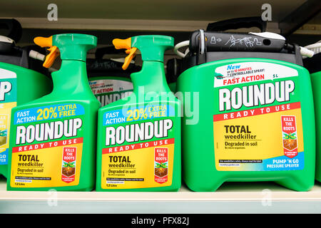 Roundup Weedkiller Uk Monsanto Glyphosate Herbicide For Sale In A Store Stock Photo Alamy