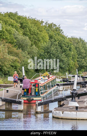 Hatton locks on the Grand Union Canal, near Warwick, Warwickshire, England, UK Stock Photo