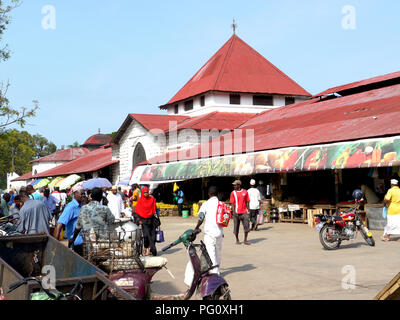 Open market, outside of the main Darajani Market, in stone Town, Zanzibar Stock Photo