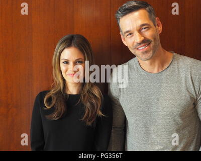 Paris, France. 23rd Aug, 2018. The US actors Rachel Bilson and Eddie Cibrian at a photo shoot for the presentation of the Vox series 'Take Two'. (on dpa 'US actress Rachel Bilson would like to come to Germany' from 23.08.2018) Credit: Christian Böhmer/dpa/Alamy Live News Stock Photo