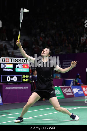 Jakarta, Indonesia, 23rd  Aug 2018: Badminton: Vietnam's Thi Trang Vu  in action against PV Sindhu  SESHADRI SUKUMAR Credit: Seshadri SUKUMAR/Alamy Live News Stock Photo