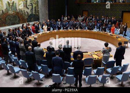 United Nations. 23rd Aug, 2018. The Security Council observes a minute of silence in honor of former UN Secretary-General Kofi Annan at the UN headquarters in New York on Aug. 23, 2018. Annan, a Ghanaian diplomat and a Nobel Peace Prize laureate, died on Saturday in Switzerland, at the age of 80. He served as UN secretary-general for 10 years till the end of 2006. Credit: Li Muzi/Xinhua/Alamy Live News Stock Photo