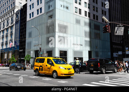 LOUIS VUITTON 611 5th Avenue New York, NY 10019 on 4URSPACE retail profile