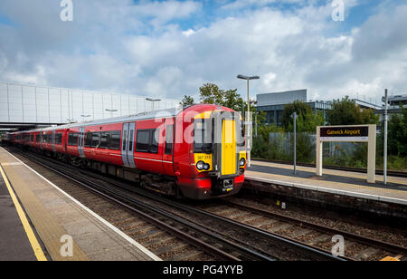 Gatwick Express train at Gatwick Airport station Stock Photo: 70262257 ...