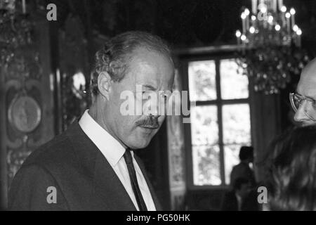 The sociologist and politician Ralf Gustav Dahrendorf at a meeting of the IWM ( (Institut fuer die Wissenschaft vom Menschen, English: Institute for Human Sciences) in Palais Schwarzenberg in Vienna. Dahrendorf was a member of the Bundestag, the House of Lords and director of the London School of Economics. At the FDP federal party convention in 1968 Dahrendorf had a discussion with Rudi Dutschke. Stock Photo