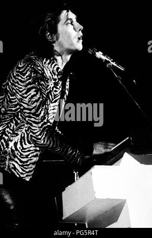 Bryan Ferry Of Roxy Music Stock Photo - Alamy