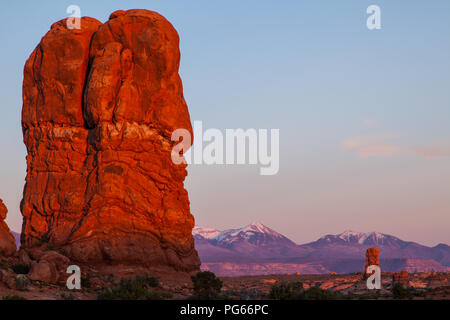 Abend am Balanced Rock, Arches NP Stock Photo