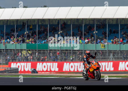 Silverstone Race Circuit, Northamptonshire, UK. 25th Aug, 2018. GoPro British Grand Prix MotoGP, Qualification; Red Bull KTM Factory Racing rider Loris Baz on his KTM RC16 waves to the fans Credit: Action Plus Sports/Alamy Live News Stock Photo