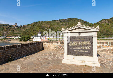 Memorial plaque to the Rhine Crossing of Field Marshal BlŸcher in 1813, Gutenfels Castle, Pfalzgrafenstein Castle, right, near Kaub, Rheingau, in the  Stock Photo