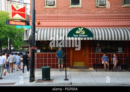 Opened in 1932 Twin Anchors, in Chicago's Old Town neighborhood, is one of the cities oldest restaurants and the site of a prohibition era speakeasy. Stock Photo