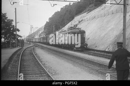 BLS electric locomotive Ae 6/8 No. 206 hauling a passenger train Stock  Photo - Alamy