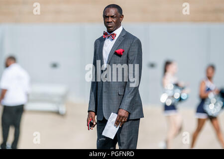 https://l450v.alamy.com/450v/pgfnrd/houston-usa-25-august-2018-prairie-view-am-panthers-head-coach-eric-dooley-prior-to-an-ncaa-football-game-between-the-prairie-view-am-panthers-and-the-rice-owls-at-rice-stadium-in-houston-tx-rice-won-the-game-31-to-28trask-smithcsm-credit-cal-sport-mediaalamy-live-news-pgfnrd.jpg