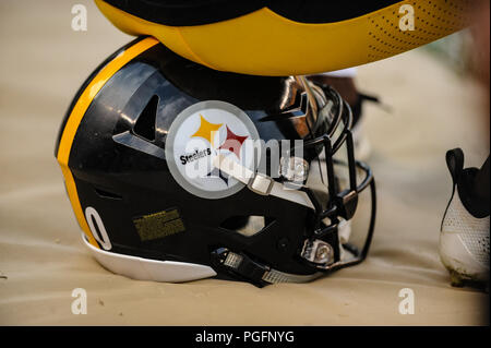 Pittsburgh, PA, USA. 15th Dec, 2019. Bills helmet during the Pittsburgh  Steelers vs Buffalo Bills at Heinz Field in Pittsburgh, PA. Jason  Pohuski/CSM/Alamy Live News Stock Photo - Alamy