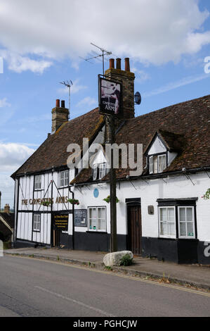 The Carpenters Arms and cottages, Sundon Road, Harlington,   Bedfordshire. The Carpenters Arms were mentioned in records as early as 1790. Stock Photo