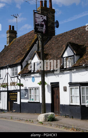 The Carpenters Arms and cottages, Sundon Road, Harlington,   Bedfordshire. The Carpenters Arms were mentioned in records as early as 1790. Stock Photo