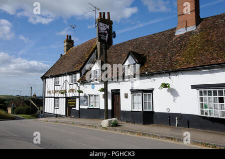 The Carpenters Arms and cottages, Sundon Road, Harlington,   Bedfordshire. The Carpenters Arms were mentioned in records as early as 1790. Stock Photo