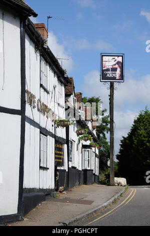 The Carpenters Arms and cottages, Sundon Road, Harlington,   Bedfordshire. The Carpenters Arms were mentioned in records as early as 1790. Stock Photo