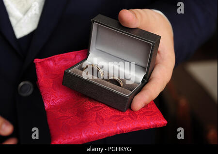 wedding rings, box, nuptials, wedding, jewelry, beautiful, forever, anniversary, bridal, bride, couple, hands, love, rings, relationship, people, Stock Photo