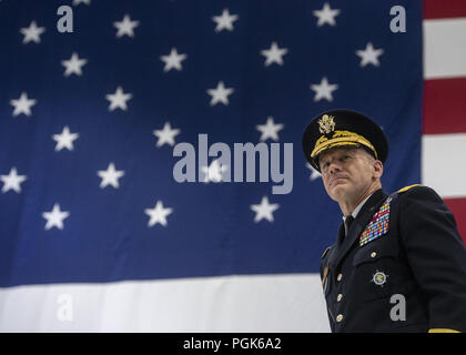 Scott Afb, IL, USA. 24th Aug, 2018. Army Gen. Stephen R. Lyons, commander, U.S. Transportation Command, delivers remarks after relieving Air Force Gen. Darren W. McDew, during a change of command ceremony at Scott Air Force Base, Aug. 24, 2018. (DOD photo by Navy Petty Officer 1st Class Dominique A. Pineiro) US Joint Staff via globallookpress.com Credit: Us Joint Staff/Russian Look/ZUMA Wire/Alamy Live News Stock Photo