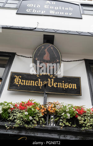 Haunch of Venison public house and restaurant in Salisbury UK Stock Photo