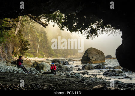 People on Mystic Beach - Juan De Fuca Marine Trail - Sooke, near Victoria, Vancouver Island, British Columbia, Canada Stock Photo