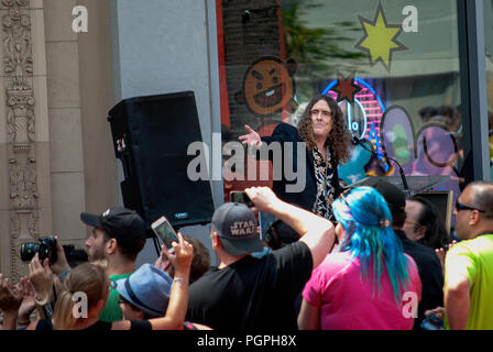 Los Angeles, USA - August 27, 2018: Weird Al Yankovic addresses the audience at his Hollywood Walk of Fame star ceremony Credit: Jimmie Tolliver/Alamy Live News Stock Photo