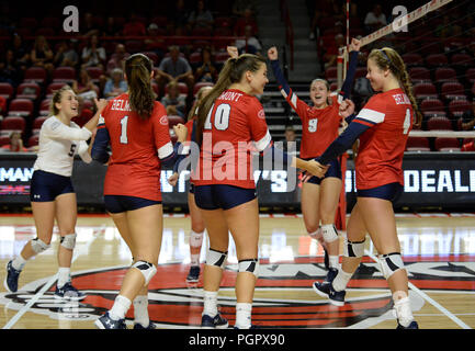 Bowling Green, Kentucky, USA. August 28, 2018 Belmont celebrates a point in the match between the Belmont Bruins and WKU Hilltoppers at E.A. Diddle Arena in Bowling Green, KY. Photographer: Steve Roberts. Credit: Cal Sport Media/Alamy Live News Stock Photo