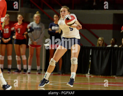 Bowling Green, Kentucky, USA. August 28, 2018 Belmont Haley Sullivan (5) returns the serve in the match between the Belmont Bruins and WKU Hilltoppers at E.A. Diddle Arena in Bowling Green, KY. Photographer: Steve Roberts. Credit: Cal Sport Media/Alamy Live News Stock Photo