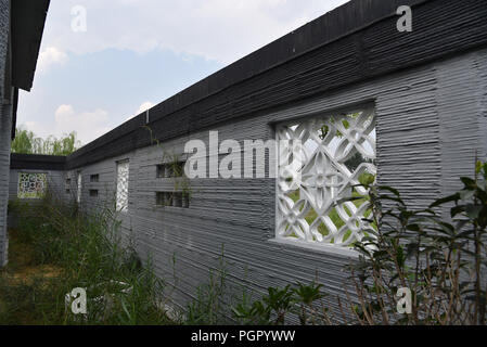 Binzhou, Binzhou, China. 29th Aug, 2018. Binzhou, CHINA-The 3D printed villa can be seen in Binzhou, east China's Shandong Province.The villa, costing 1.5 million yuan, is completed with technology of three-dimensional printing in just one day. Credit: SIPA Asia/ZUMA Wire/Alamy Live News Stock Photo