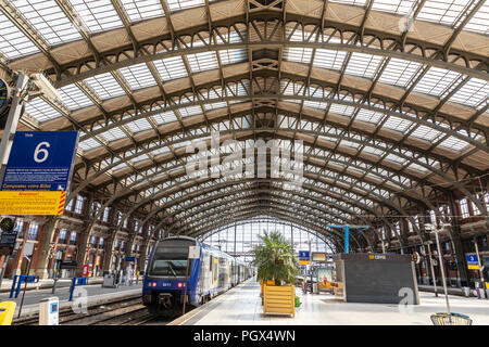 Platforms and travellers at Gare de Lille Flanders railway station, Lille, France Stock Photo