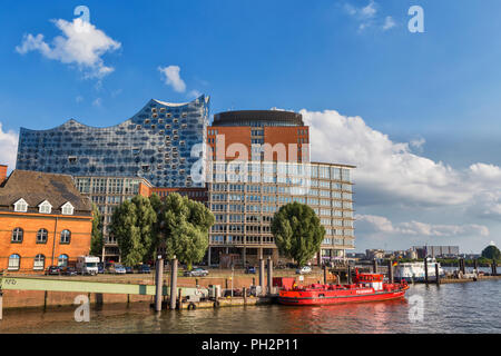 Elbphilharmonie (2017), Elbe Philharmonic Hall, HafenCity, Hamburg, Germany Stock Photo