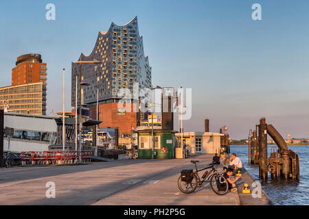 Elbphilharmonie (2017), Elbe Philharmonic Hall, HafenCity, Hamburg, Germany Stock Photo