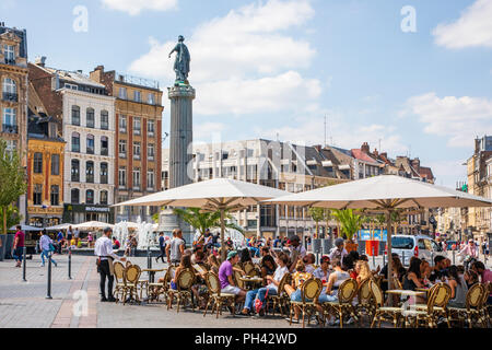 Place du General de Gaulle with the Column of the Godess, Lille, France. The column, known as La Colonne de la Deese is a monument to the local heroes Stock Photo