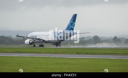 Air Transat flight across the pond departs Glasgow International Airport, Renfrewshire, Scotland - 28th August 2017 Stock Photo