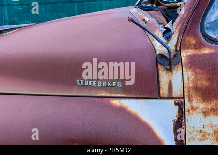 1948/9 Studebaker Pickup which needs restoring and is in a rusty, dilapidated state. Stock Photo